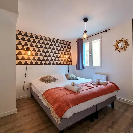 Travel Homes - Newgate 2, Elegant, Heart Of